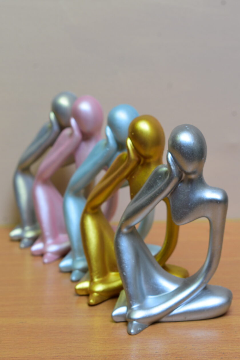 THINKER STATUE SET OF -5