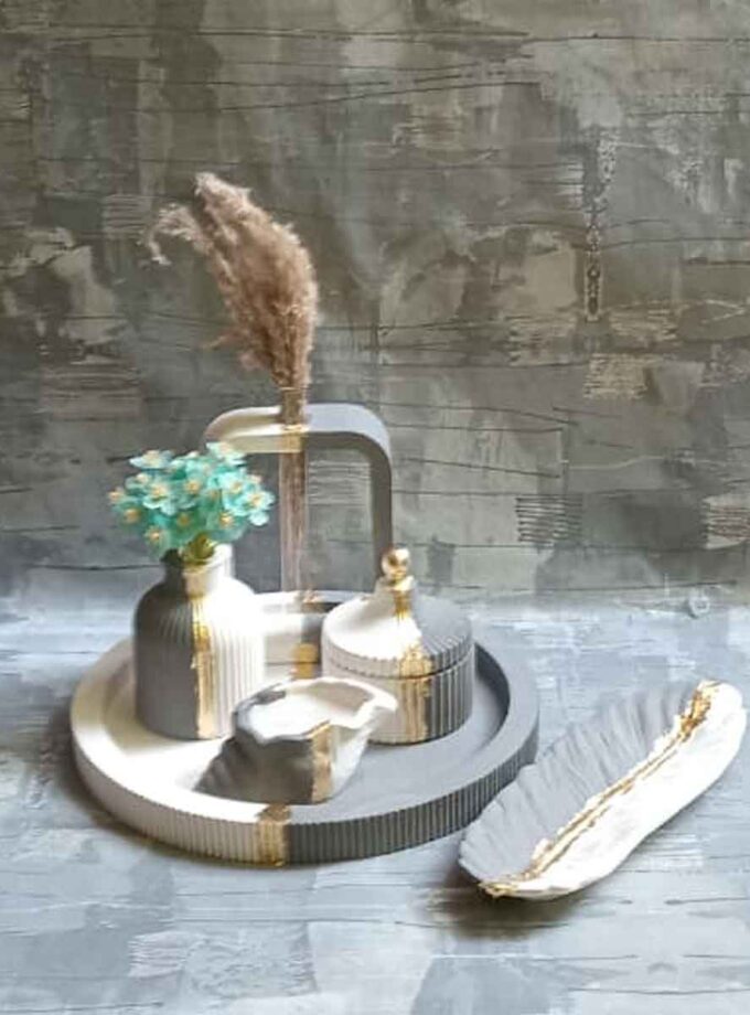 STRIPPED ROUND TRAY -43
